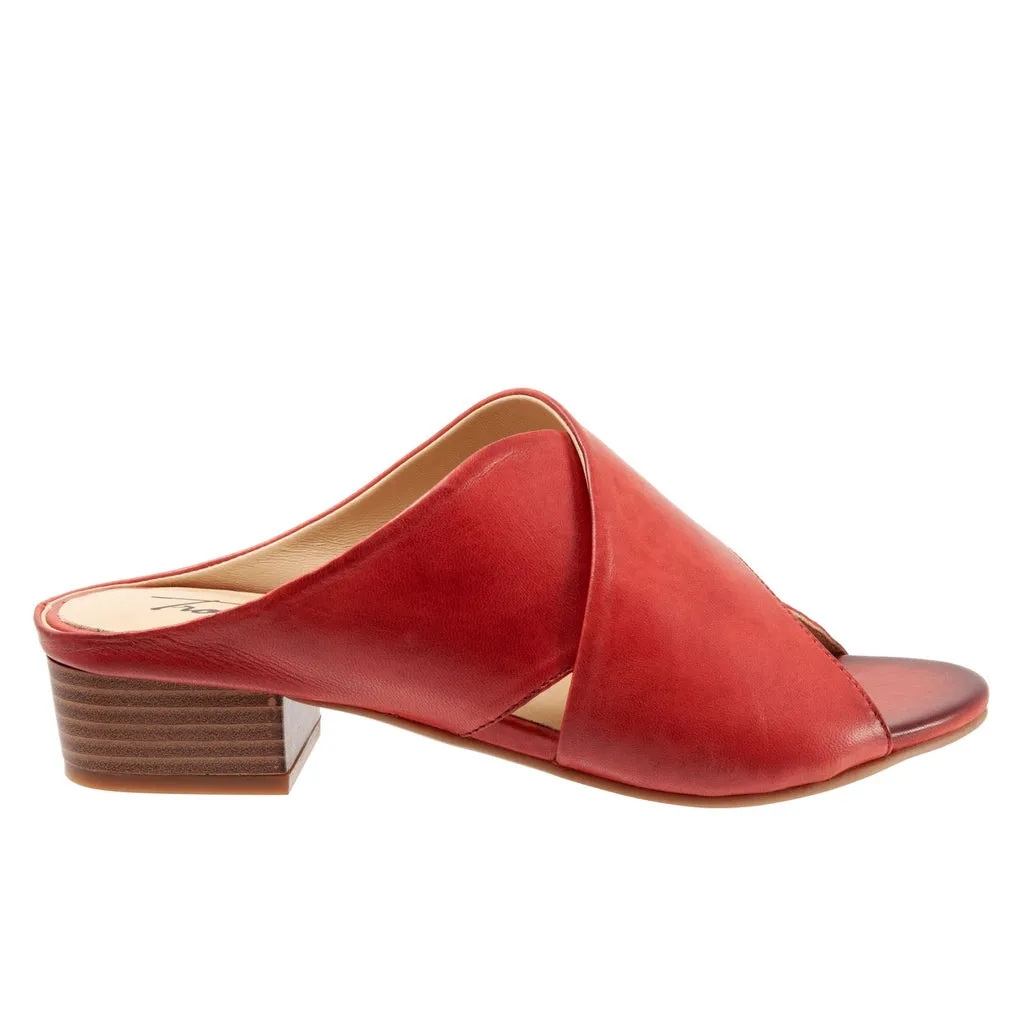 Trotters Nora T2226-600 Womens Red Wide Leather Slip On Heeled Sandals Shoes