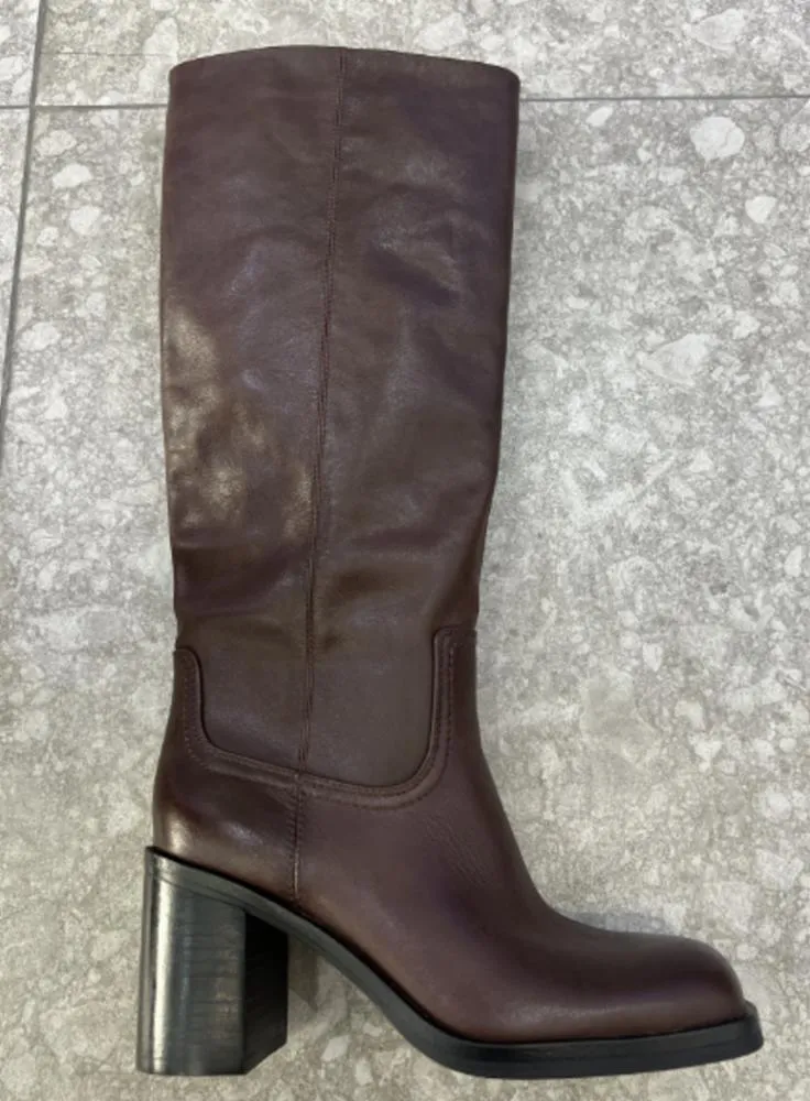 Value Brown Distress Leather